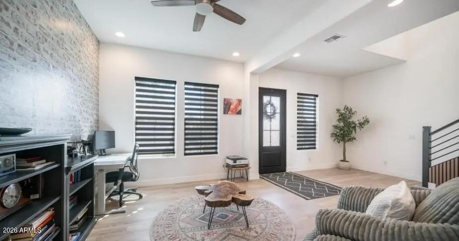 Real Estate Picture 17