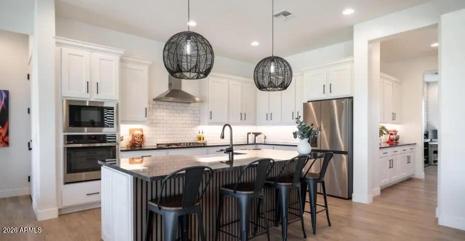 Real Estate Picture 19