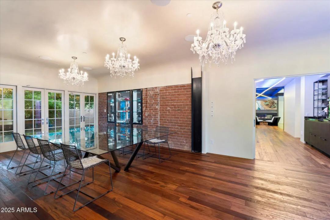Real Estate Picture 8