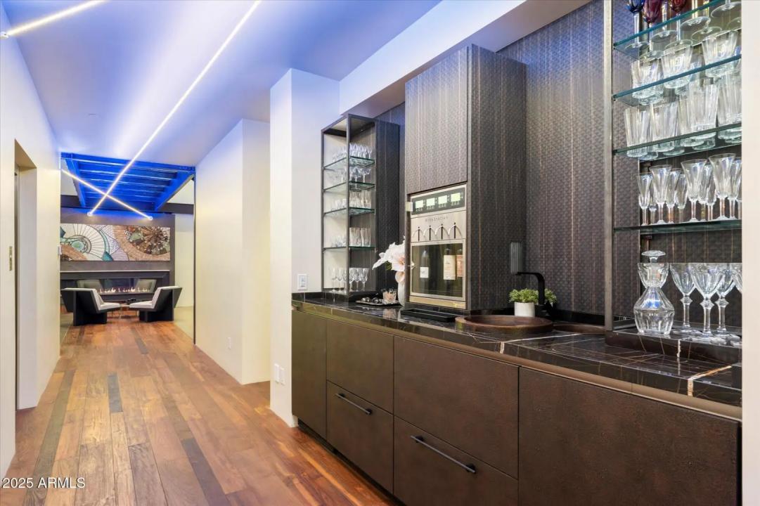 Real Estate Picture 11