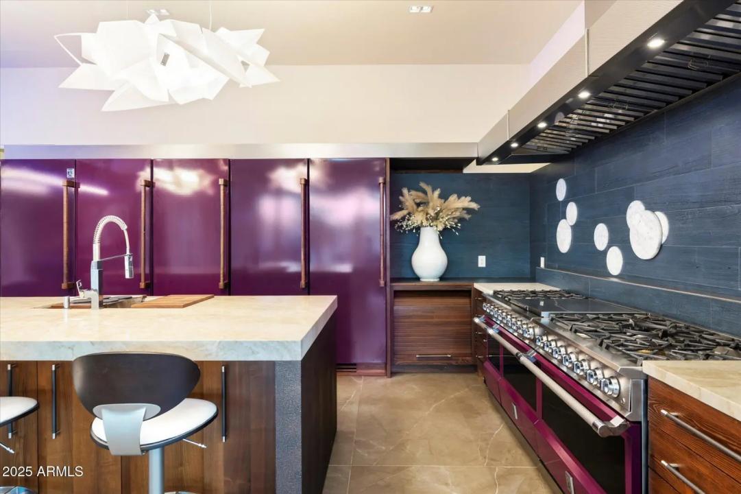 Real Estate Picture 14