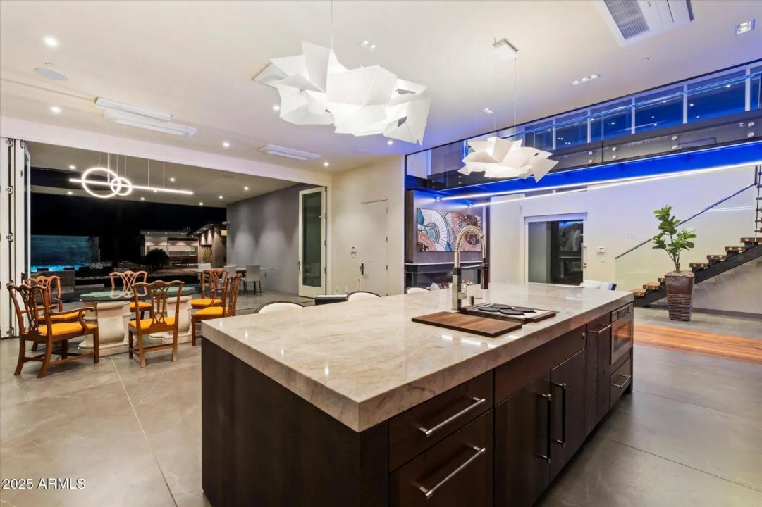Real Estate Picture 18