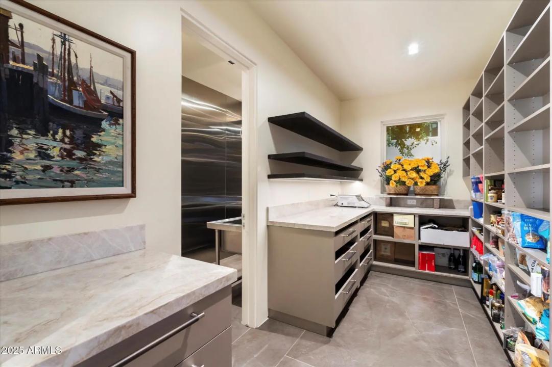 Real Estate Picture 22