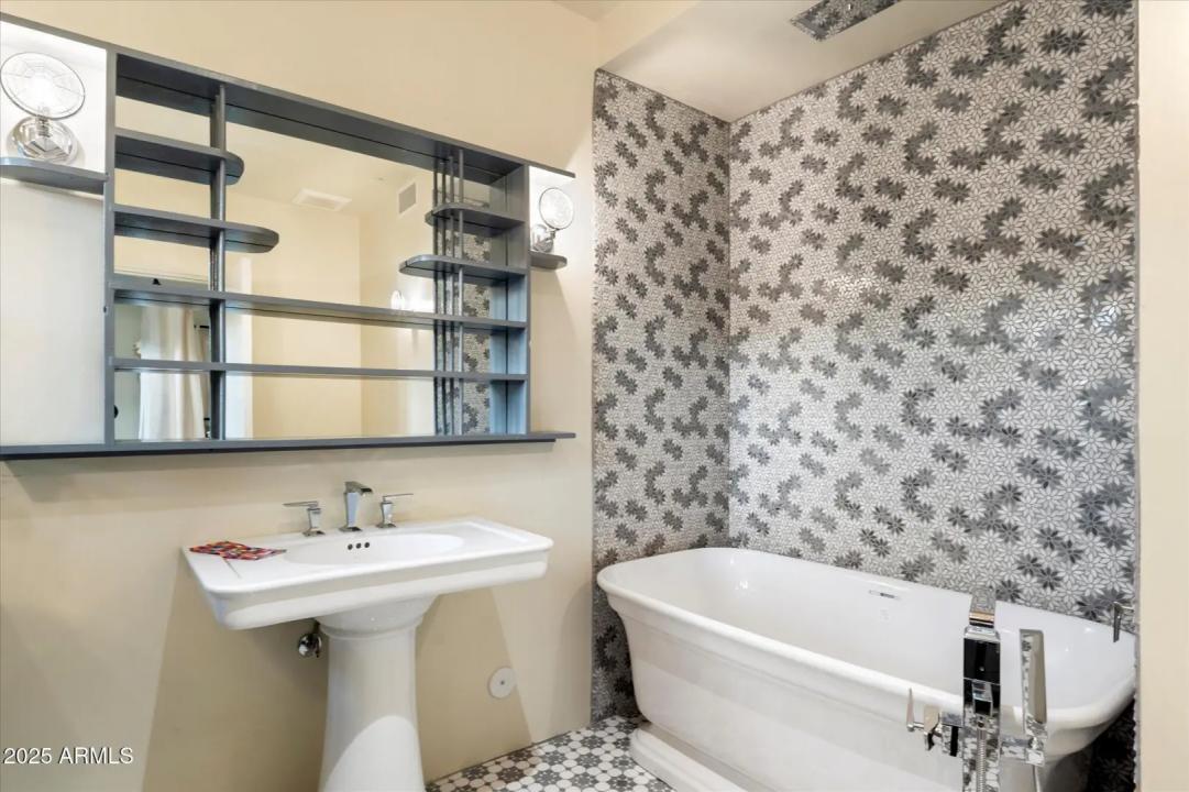 Real Estate Picture 37