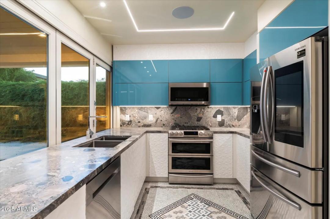 Real Estate Picture 42