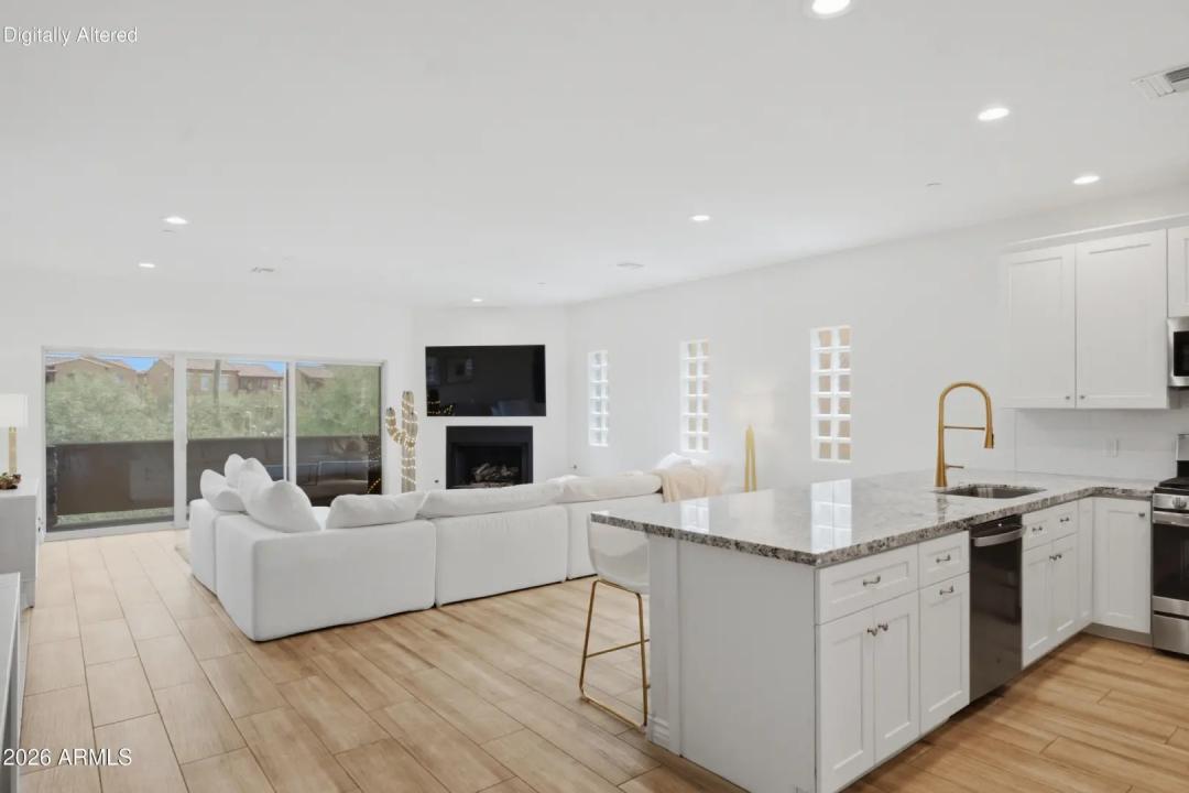 Real Estate Picture 5