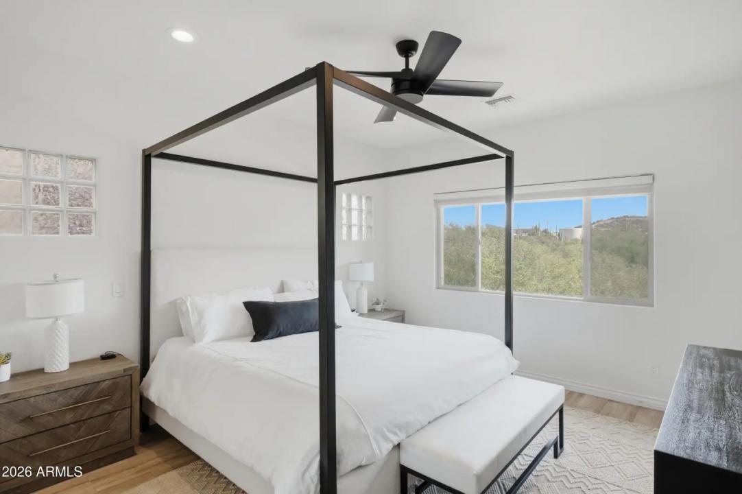 Real Estate Picture 7