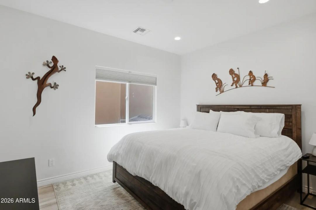 Real Estate Picture 10