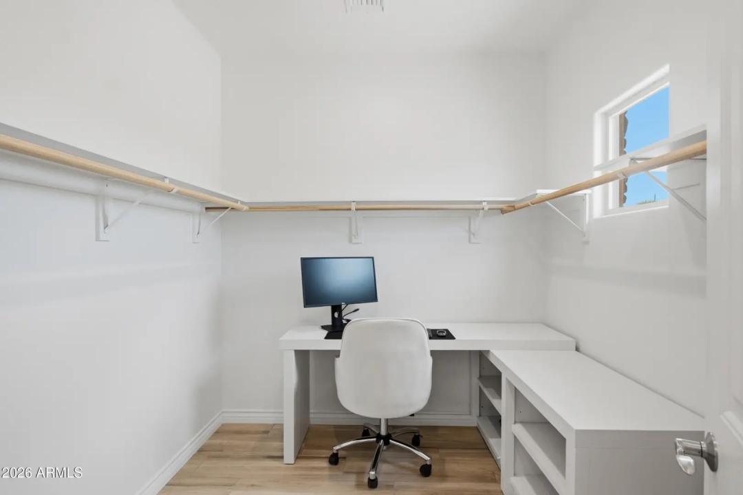 Real Estate Picture 13