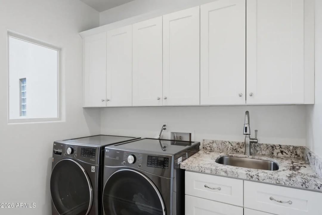 Real Estate Picture 14
