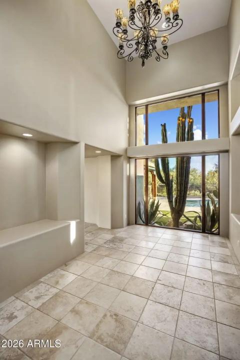 Real Estate Picture 4
