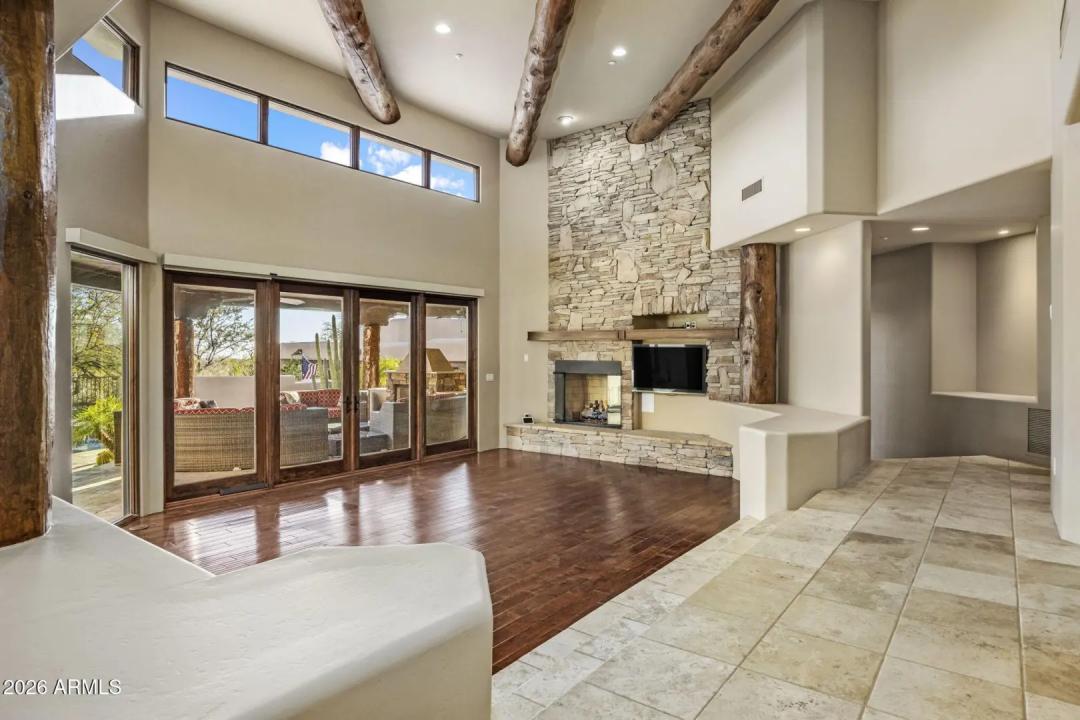 Real Estate Picture 5
