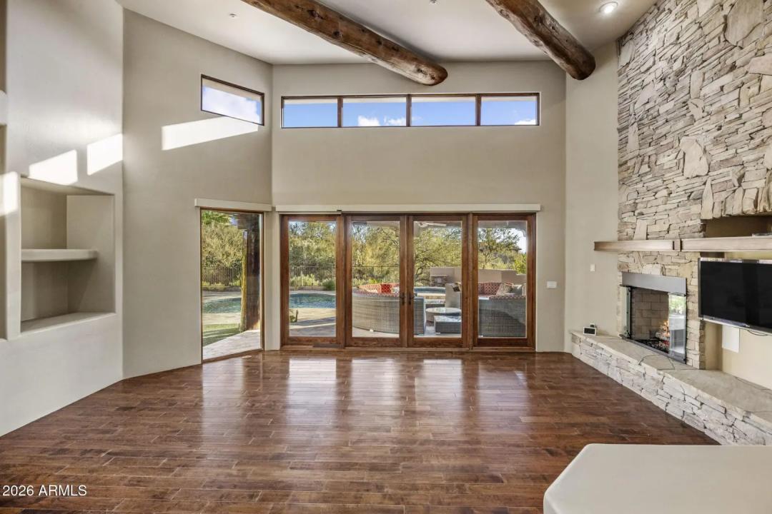 Real Estate Picture 6