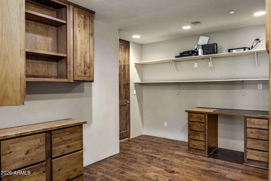 Real Estate Picture 10