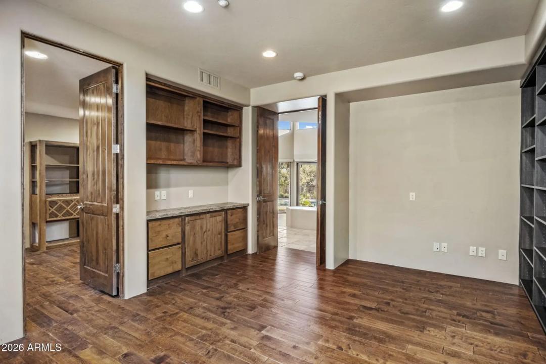Real Estate Picture 13