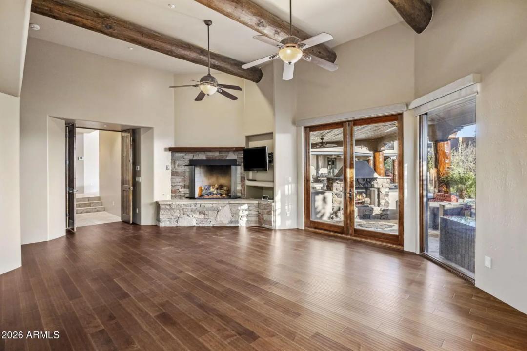 Real Estate Picture 15