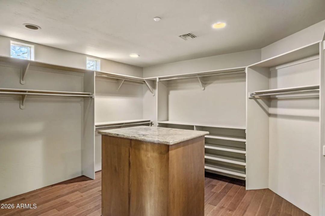 Real Estate Picture 22