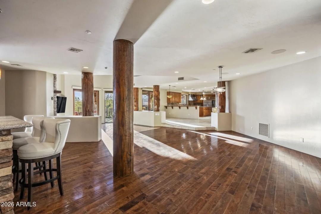 Real Estate Picture 42