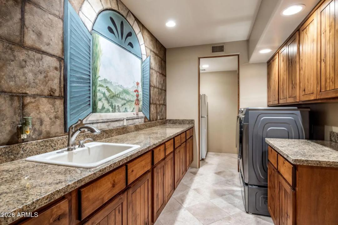Real Estate Picture 43