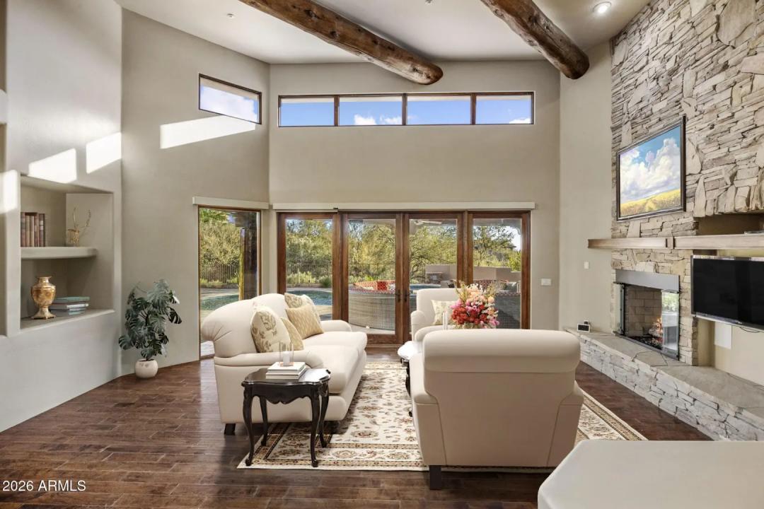 Real Estate Picture 7
