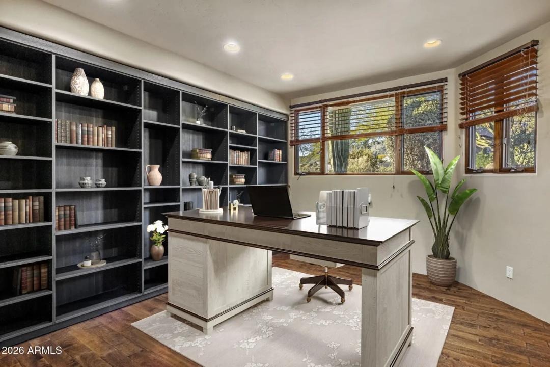 Real Estate Picture 12