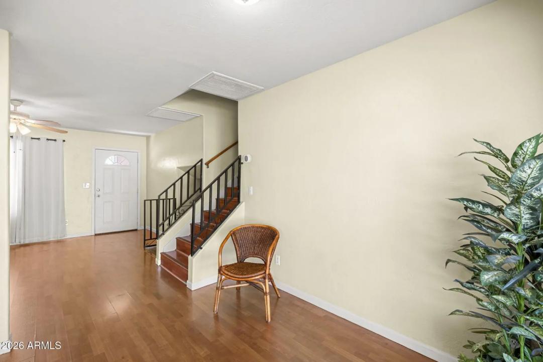 Real Estate Picture 7