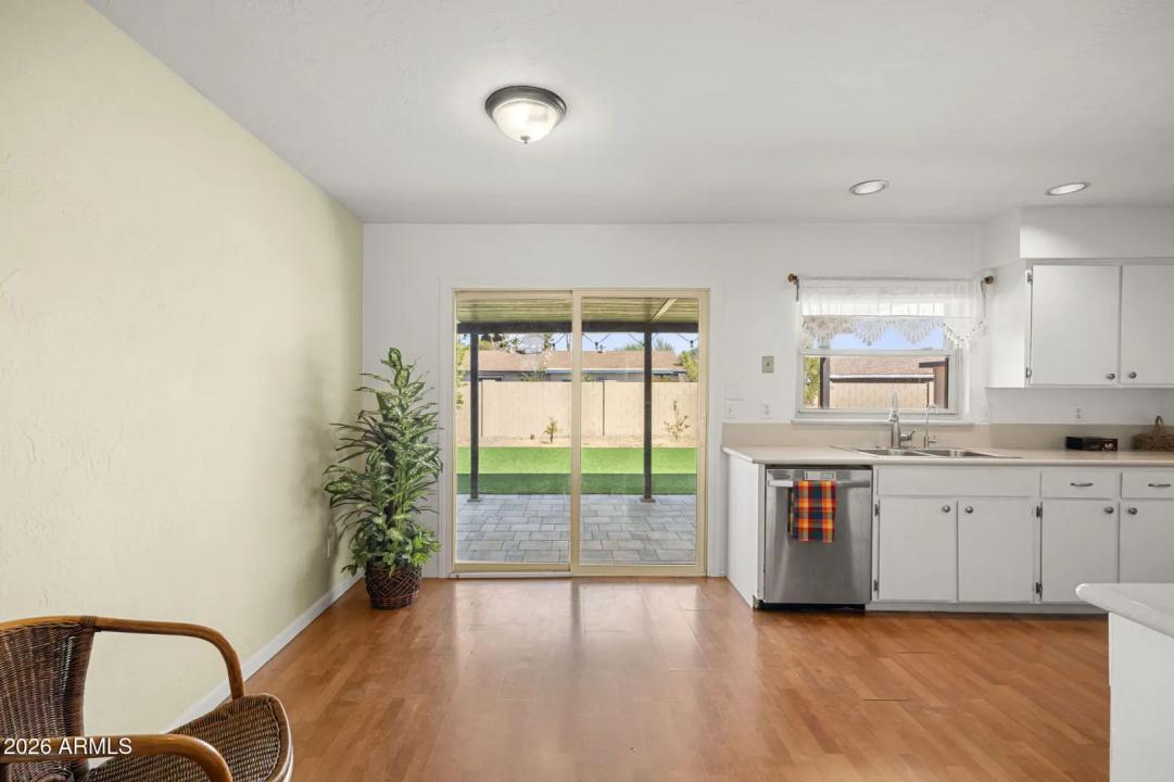 Real Estate Picture 9