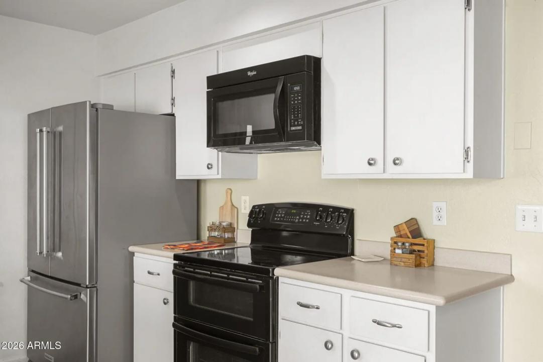 Real Estate Picture 12
