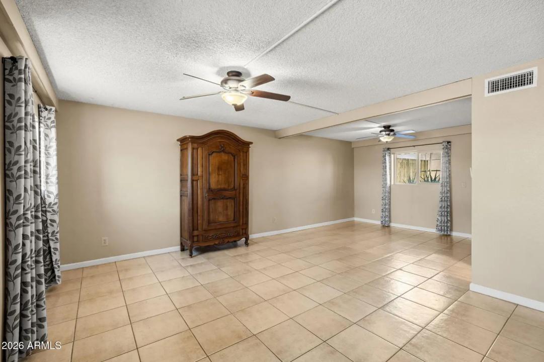 Real Estate Picture 16