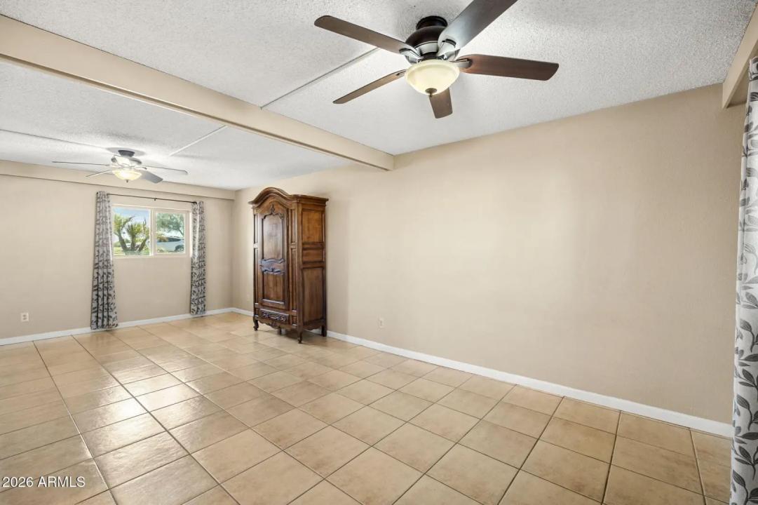 Real Estate Picture 17