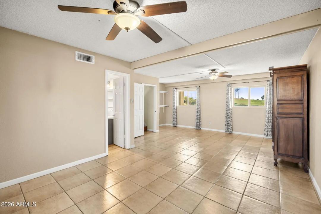 Real Estate Picture 18