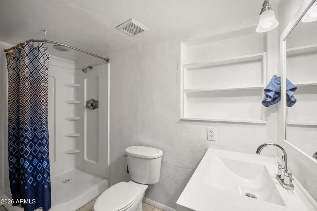 Real Estate Picture 19