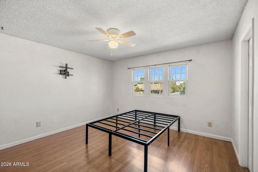 Real Estate Picture 20