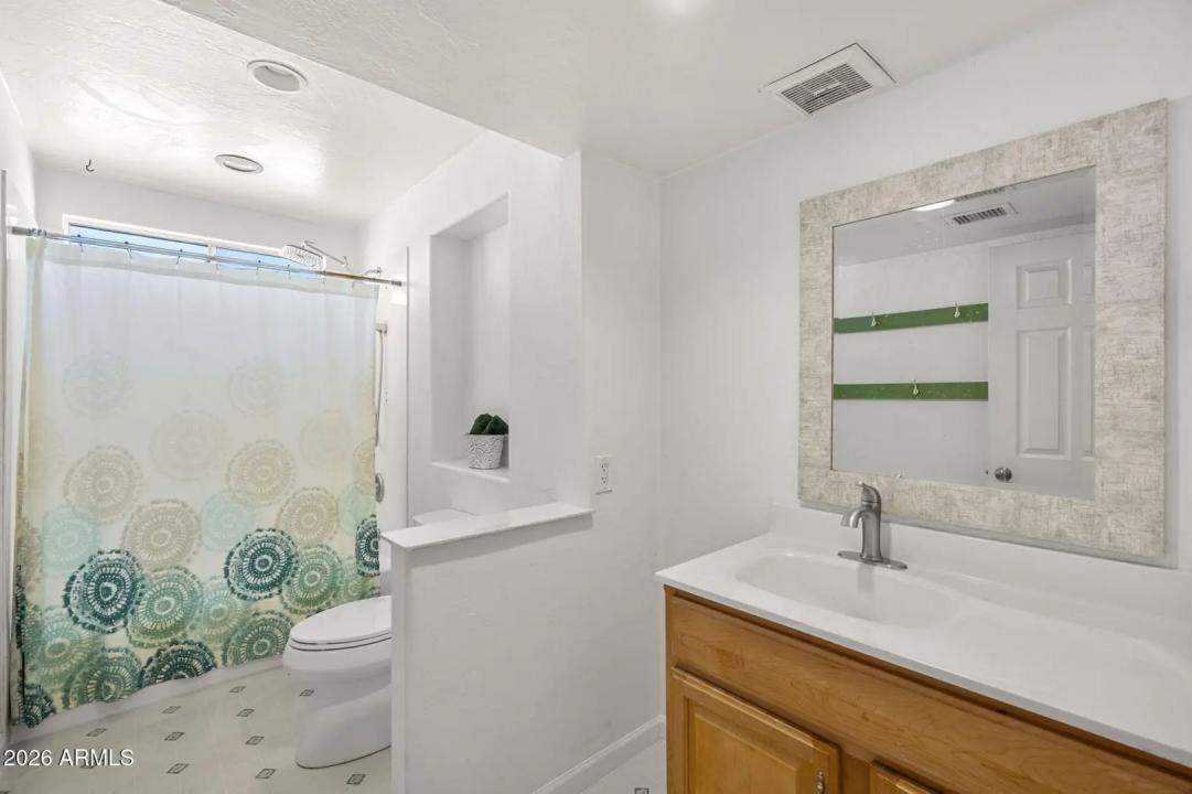 Real Estate Picture 22