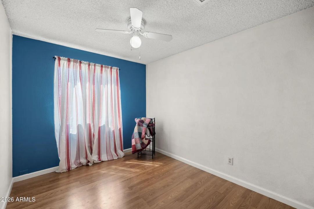 Real Estate Picture 23