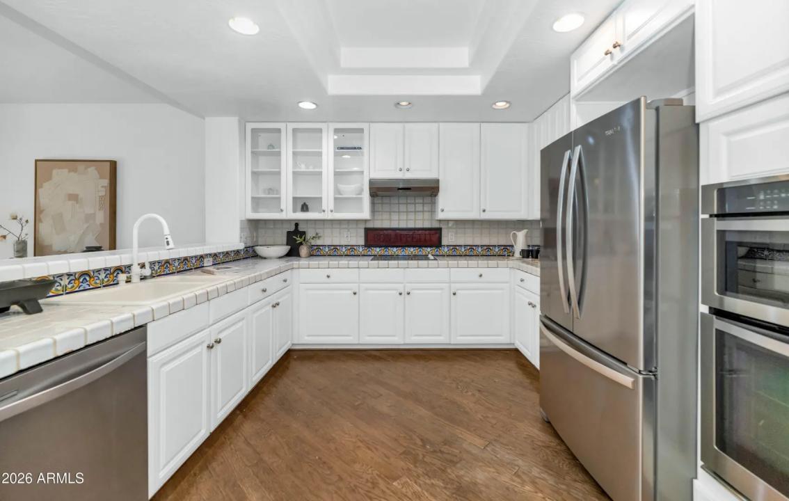 Real Estate Picture 3