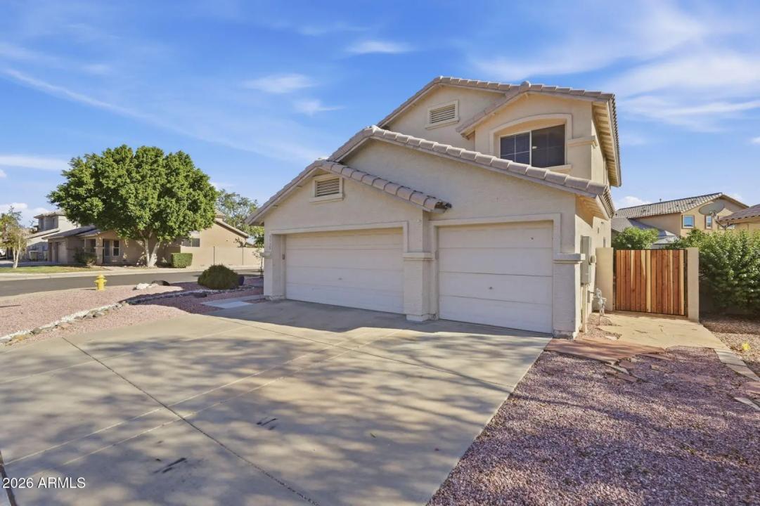 Real Estate Picture 3