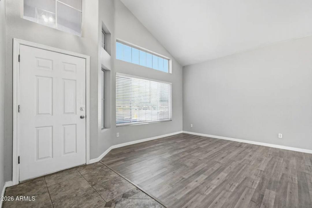 Real Estate Picture 5