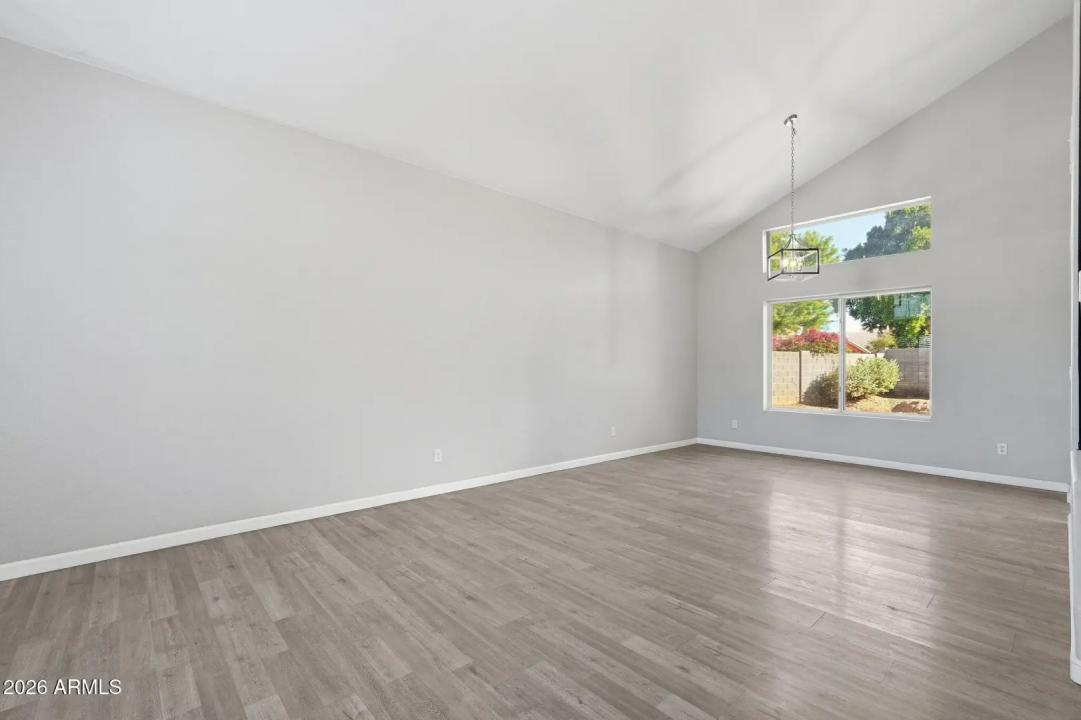 Real Estate Picture 8