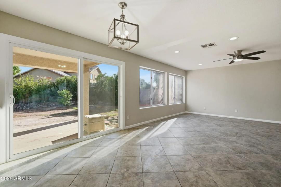 Real Estate Picture 10