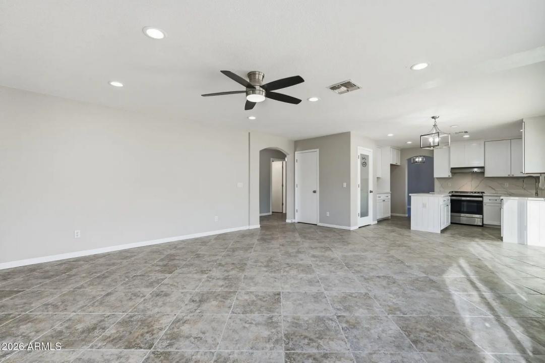 Real Estate Picture 12