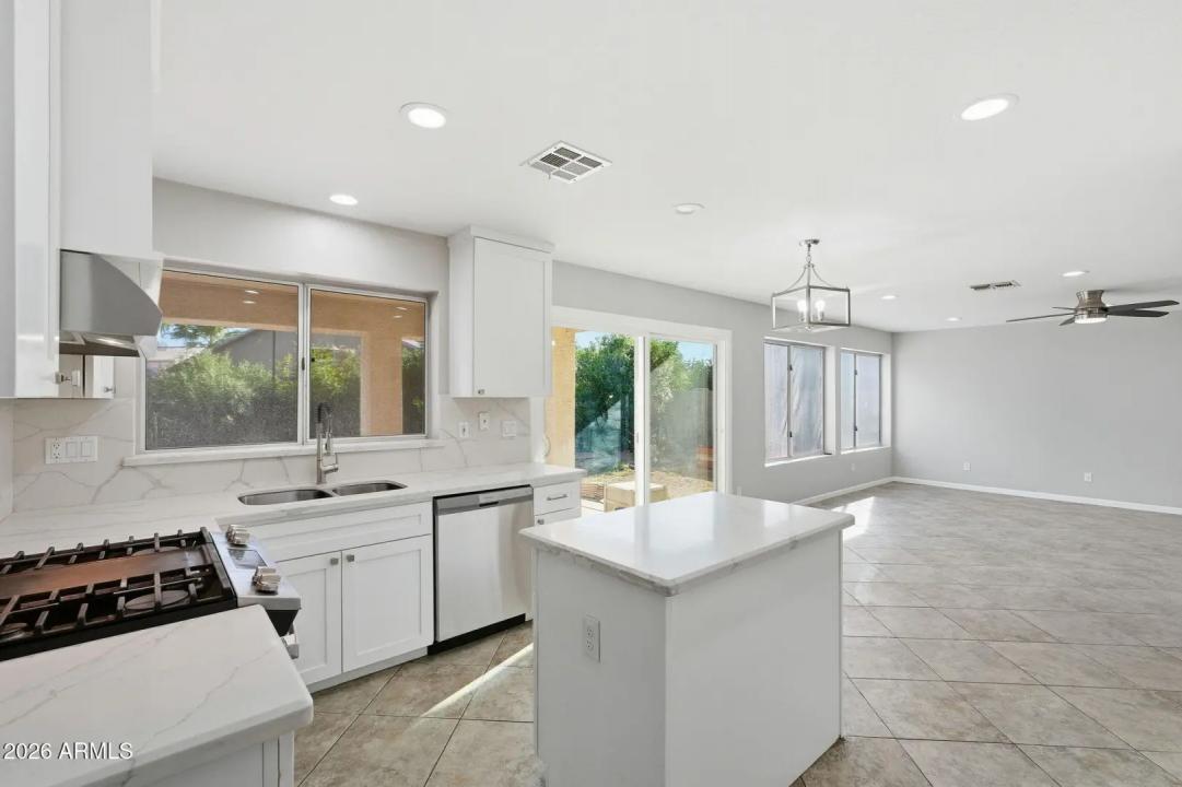 Real Estate Picture 13