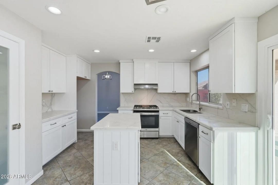 Real Estate Picture 15