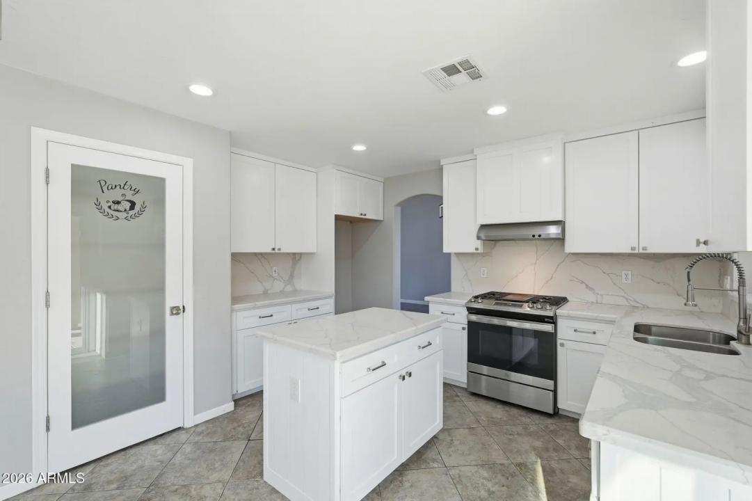 Real Estate Picture 16