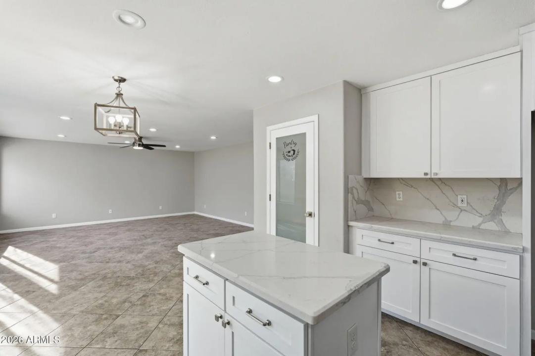 Real Estate Picture 17