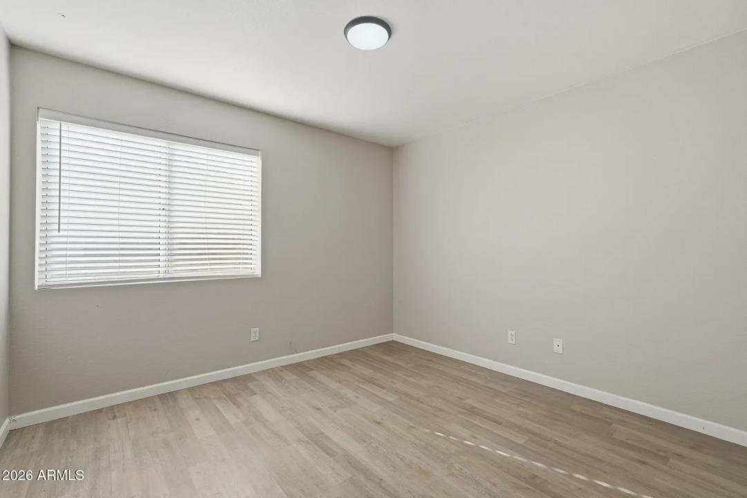 Real Estate Picture 25