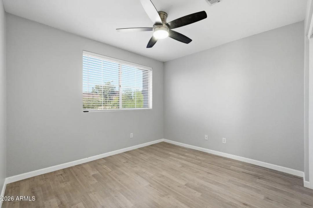 Real Estate Picture 33
