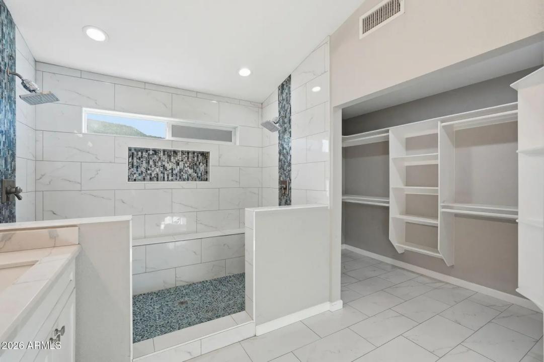 Real Estate Picture 41