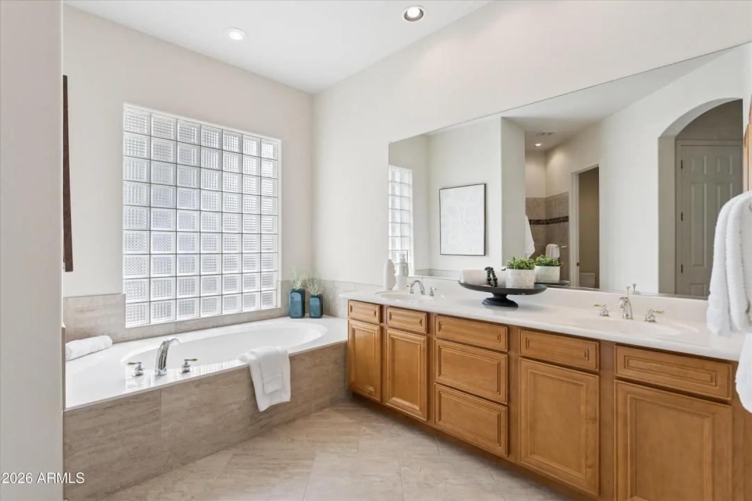 Real Estate Picture 33