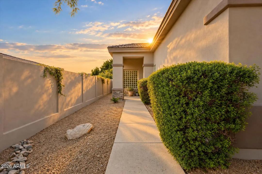 Real Estate Picture 4
